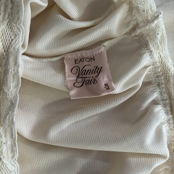 Vintage Eaton Vanity Fair Skip Skirt with Lace Trim - Picture 5 of 6